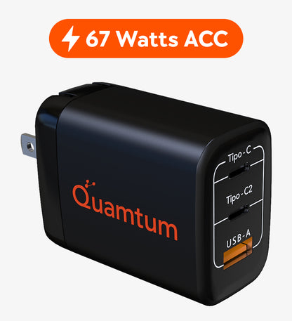 Cargador GaN 67W Triple Puerto Quamtum | 2 USB-C + USB-A, Carga MacBook + iPhone + Audífonos a la Vez